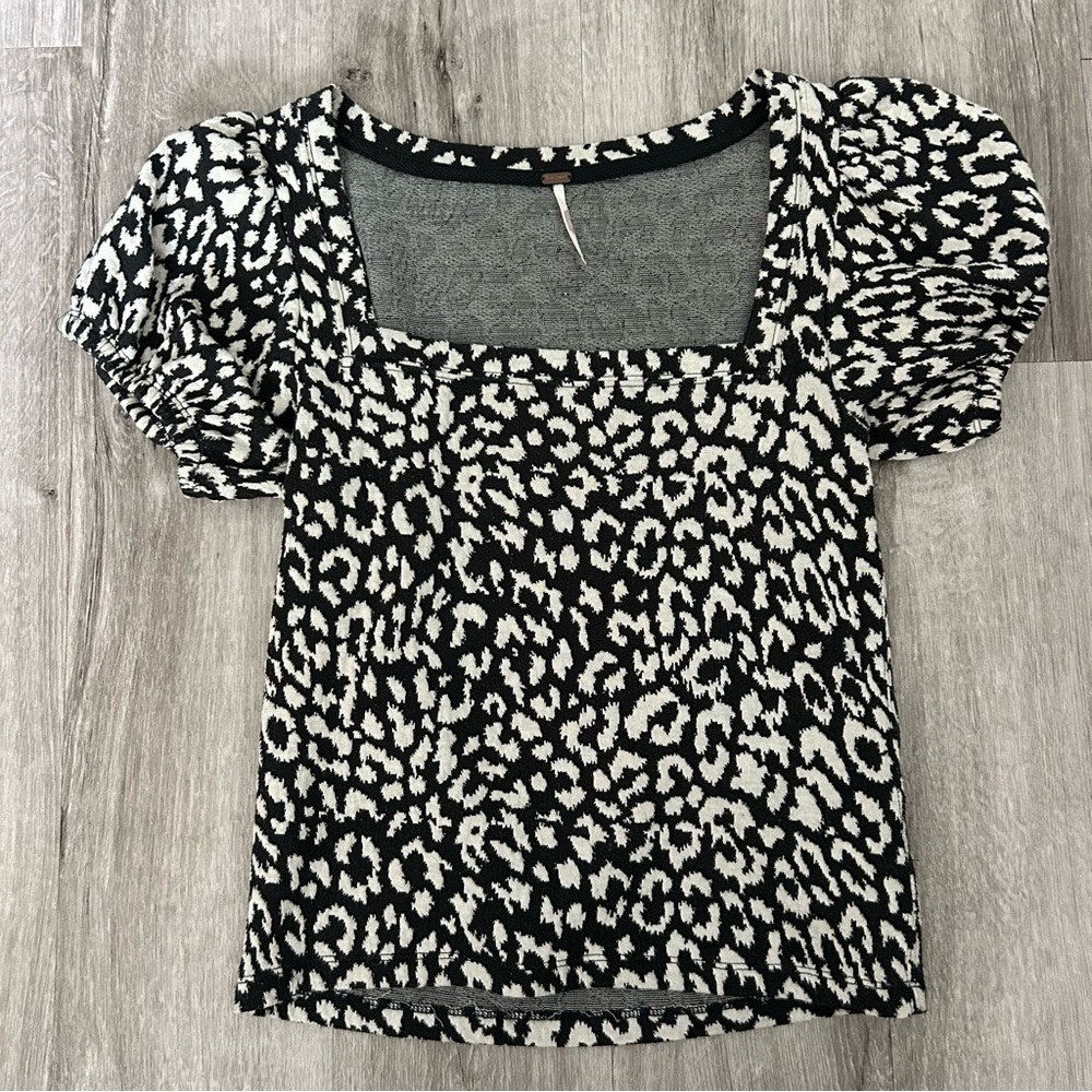 Free People Cheetah Leopard Puffer Sleeve Blouse Top Fitted Boho Size Small